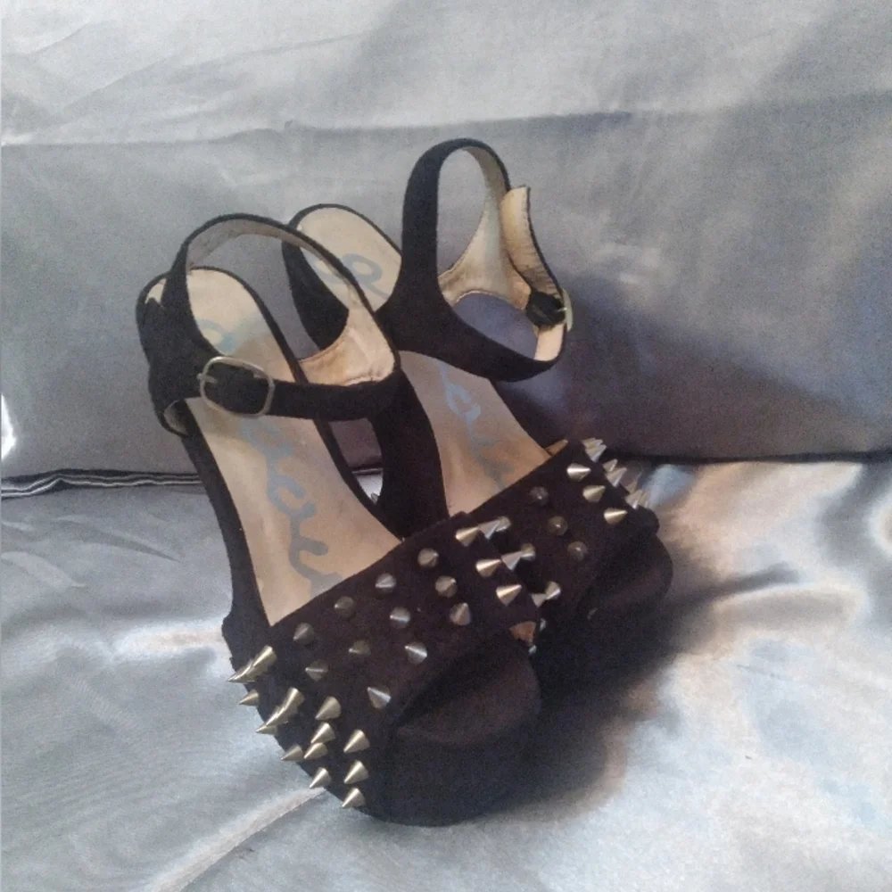 Stellettos - Picture 2 of 4